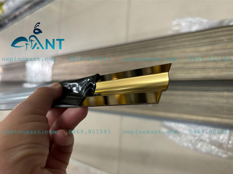 Nẹp inox âm vách chấn cong