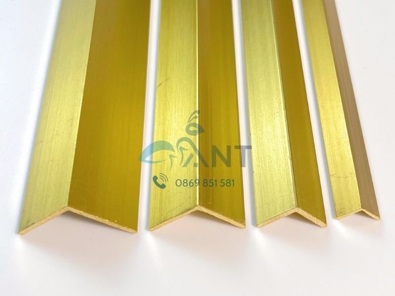 Nẹp đồng chữ V trong trang trí nội thất