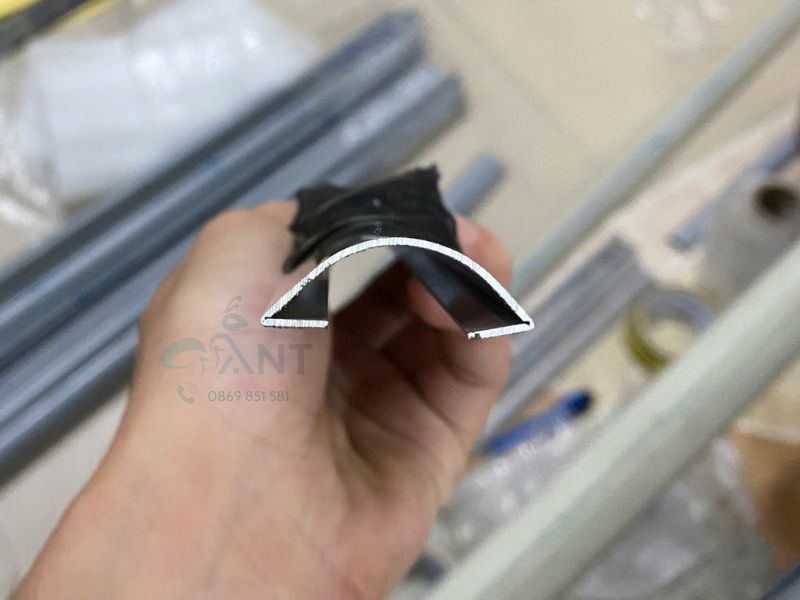 Nẹp dây điện bán nguyệt inox