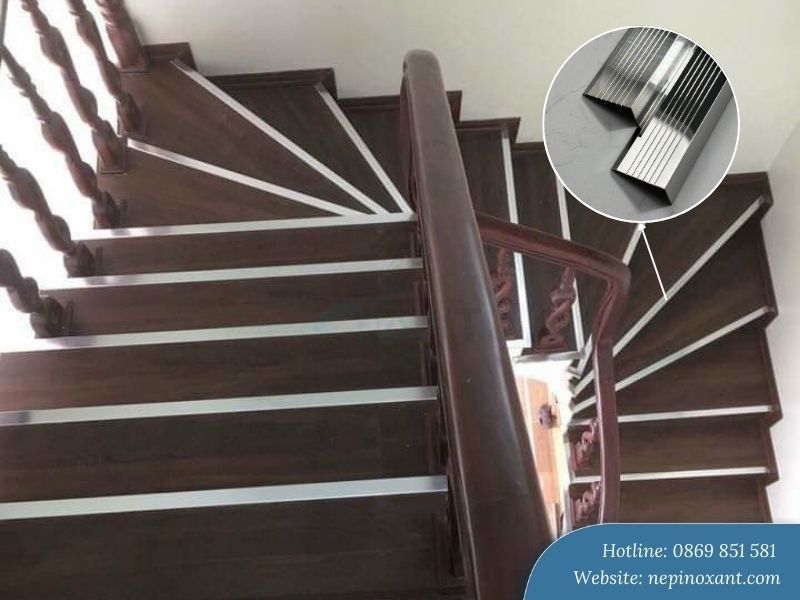 Nẹp inox sàn gỗ chống trơn cầu thang