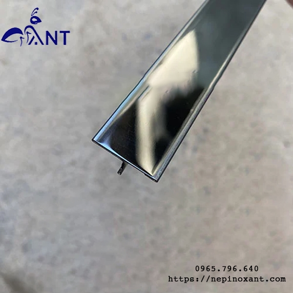 Nẹp inox t15 đen gương loại 2