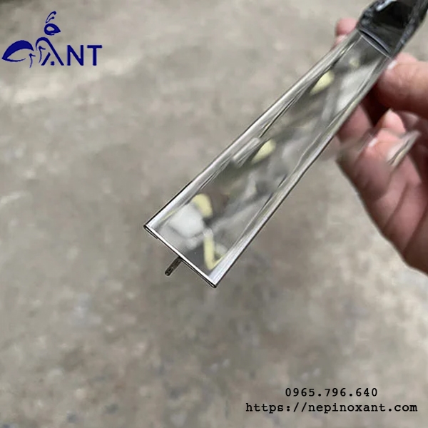 Nẹp inox T20 trắng gương loại 2