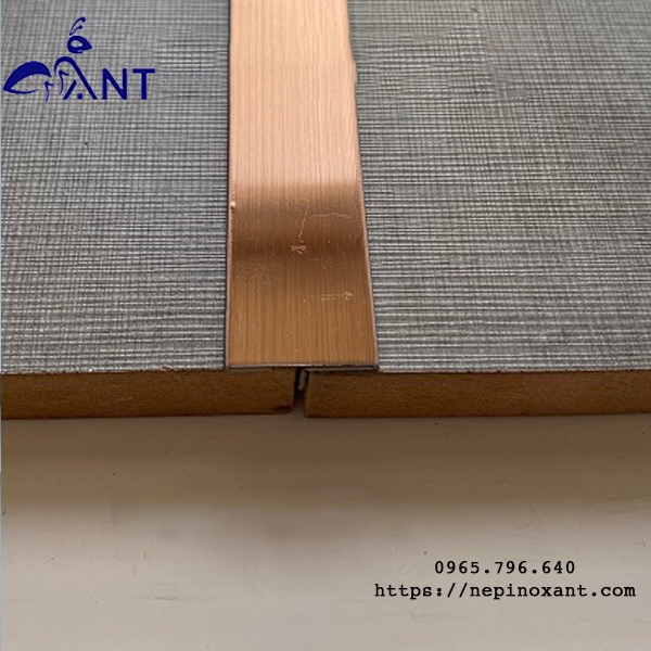Nẹp inox T25 màu hồng xước