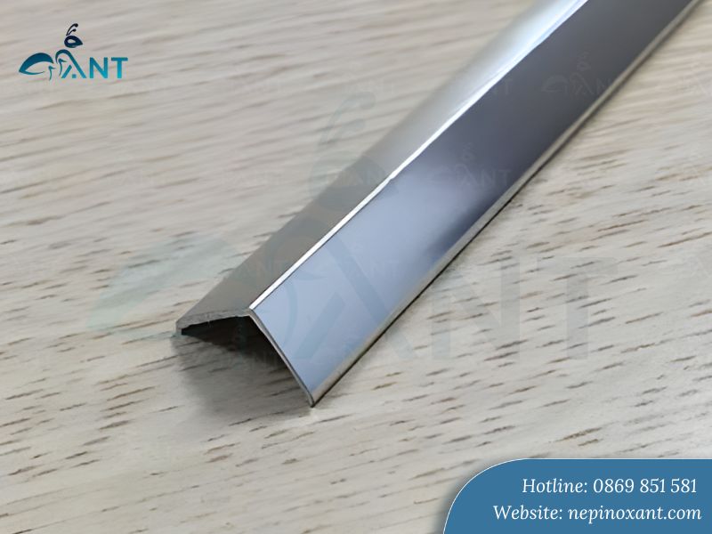Nẹp nhôm V 10mm