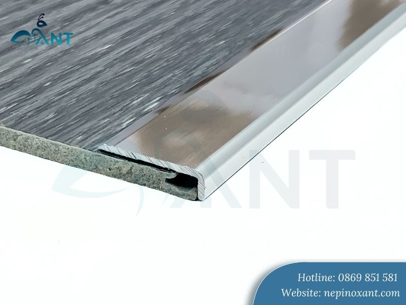 Nẹp nhôm L20 chân 3