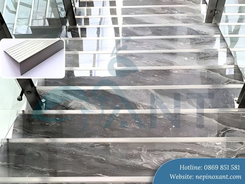 Nẹp chống trơn cầu thang đá