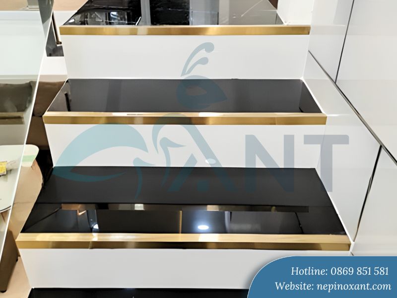 Nẹp chống trượt bậc cầu thang