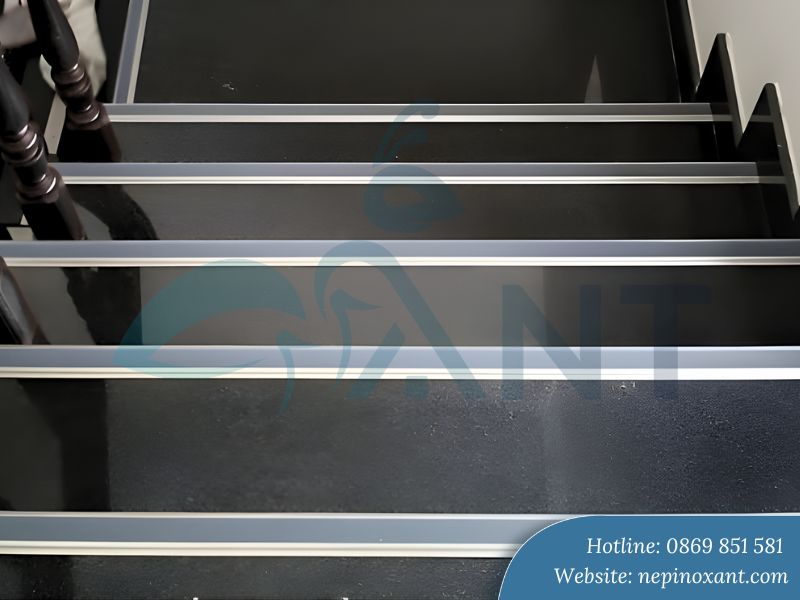 Nẹp chống trượt bậc cầu thang là gì?