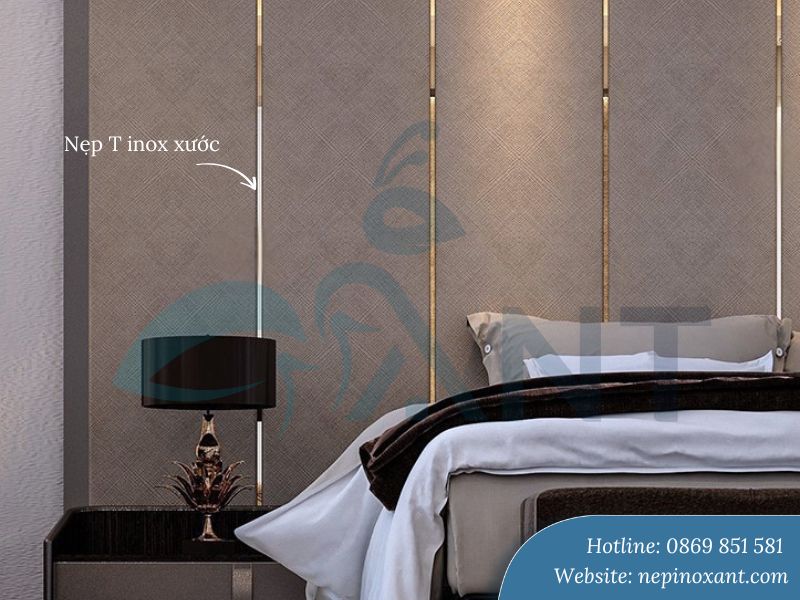 Trong thi công nội thất, nẹp inox được dùng để che khe nối giữa các mảng gỗ, đá, gạch