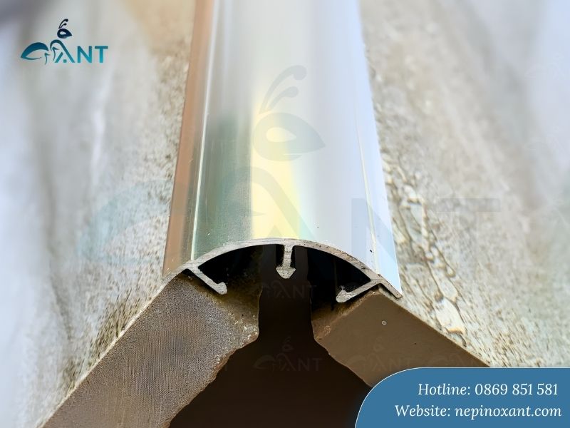 Nẹp nhôm góc ngoài OC12.5